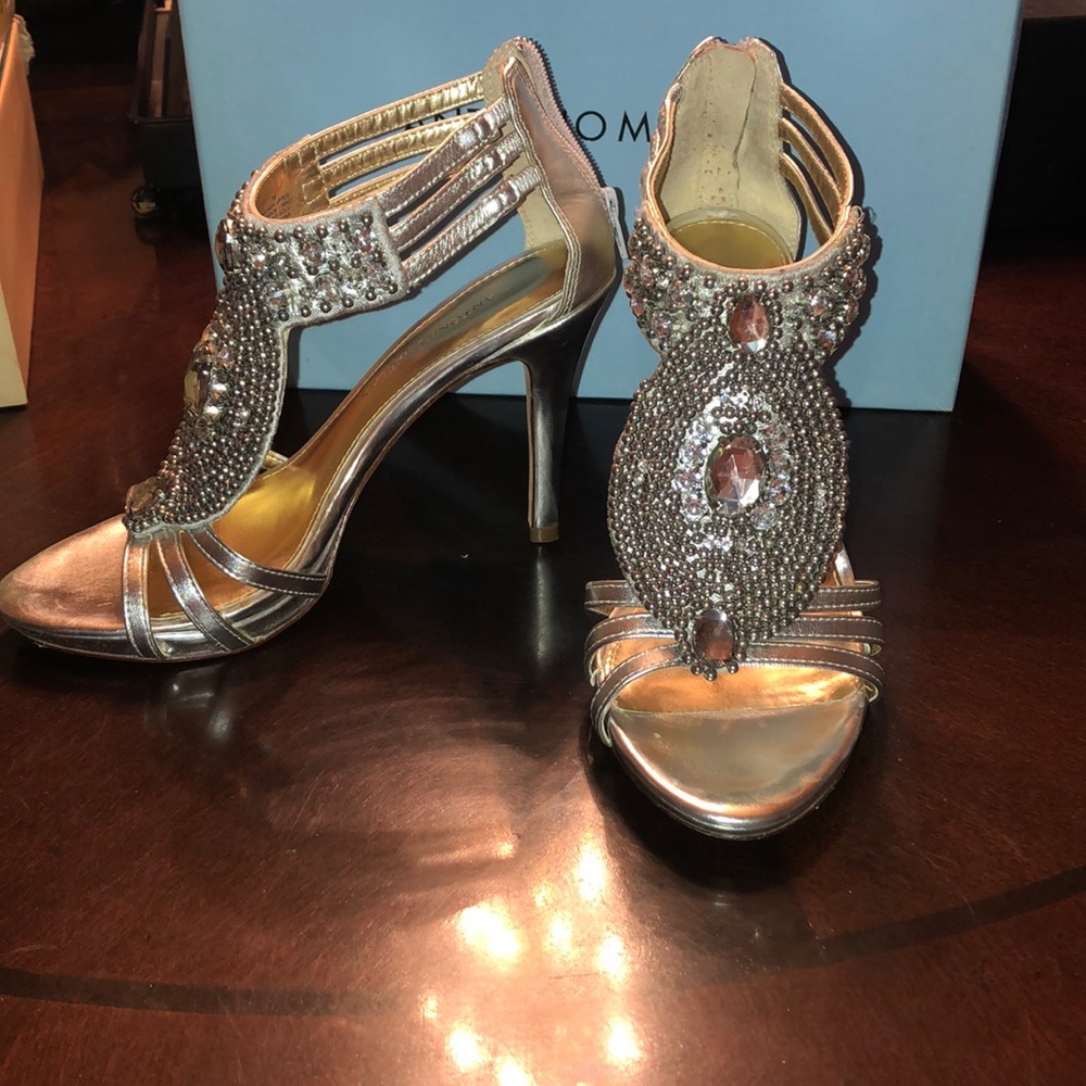High heels. - Picture 2 of 2